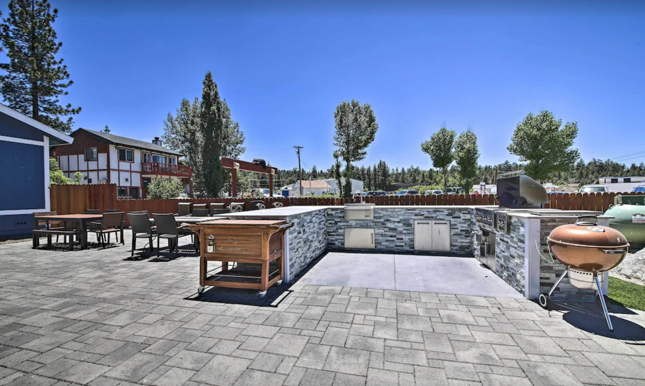 Big Bear - OUTDOOR SPACE